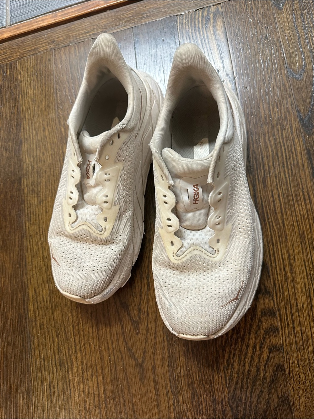 Hoka Women's Arahi 7 Cream/Beige Running Sneakers size 7B